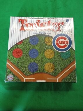 Hasbro Twister Chicago Cubs Edition - Green, Red, Blue, Yellow
